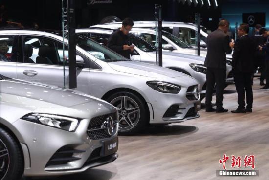 多個(gè)車(chē)型存在滲油風(fēng)險(xiǎn) 奔馳在華召回67萬(wàn)輛汽車(chē)